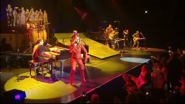 Lara Fabian - Soleil soleil ( Live 4K - Toutes les femmes en moi font leur show - 2010 ) смотреть онлайн