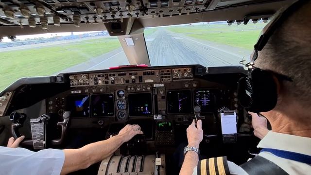 BOEING 747 Packs off TAKEOFF. Max weight!! Closing the A/C packs increase engines power. смотреть онлайн