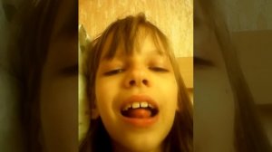 Девочка 7 лет поет сложную песню