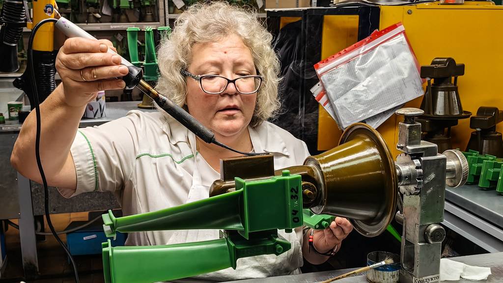 Как делают лопатки для турбин на заводе Турбодеталь(Наро-фоминск) смотреть онлайн