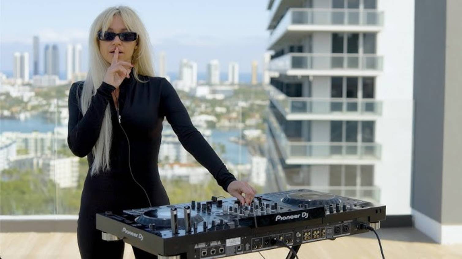 Mila Rubio | Live @ Florida , USA [ Techno ] DJ Mix смотреть онлайн