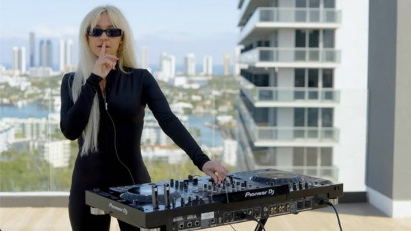 Mila Rubio | Live @ Florida ,  USA [ Techno ]  DJ Mix