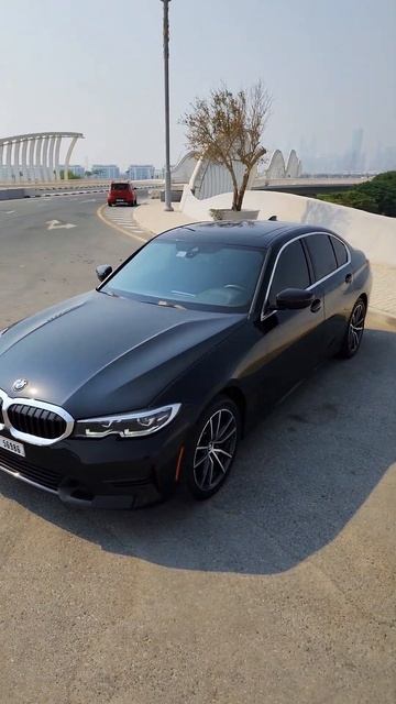 BMW 330i xDrive 2021г: Ваш Идеальный Спутник по Дорогам Дубая смотреть онлайн