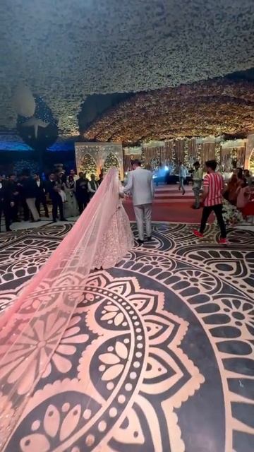 bride's prettiest dress 😍❤🌸 #weddingvibes #couplegoals #bridedress #pink #shorts #decoration смотреть онлайн