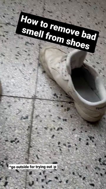 How to remove BAD SMELL from SHOES #shorts смотреть онлайн