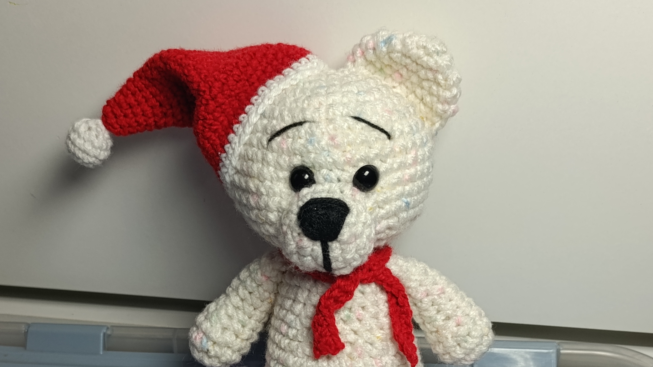 Новогодний Мишка крючком. Можно из плюша. Мастер-класс на канале смотреть онлайн