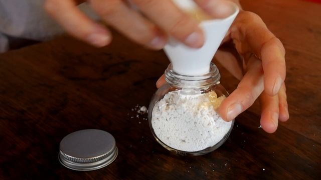 Faire son dentifrice au citron : la recette de Moune смотреть онлайн