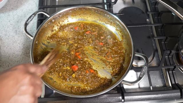 Curry Chicken With Potato And Spinach | CaribbeanPot.com смотреть онлайн