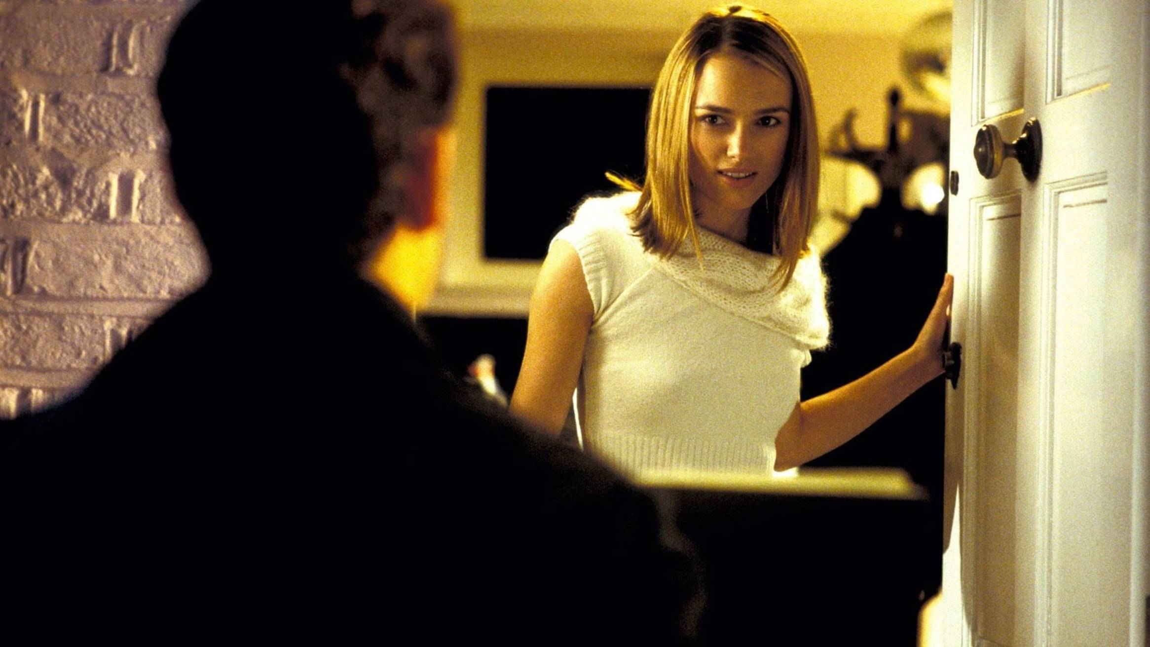 Под дождём (песня) смотреть онлайн