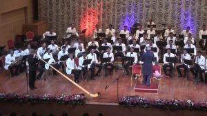 "Гора Крестед Бьют" - Аркадий Шилклопер (альпхорн) и Гос. Духовой Оркестр Республики Казахстастан