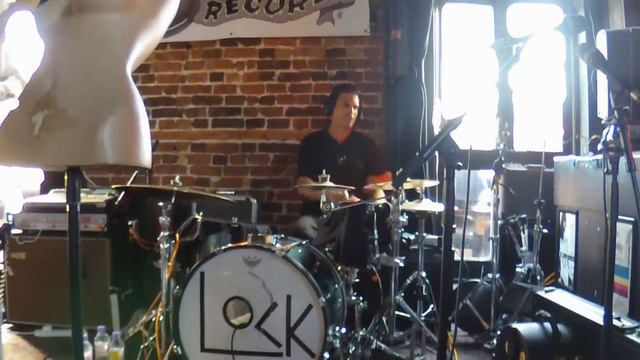 The Pink Diamond Revue - Blink - Live @ Roadkill Records All Dayer, Lock Tavern 07/08/2016 (3 of 8) смотреть онлайн