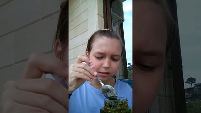 Ем варенье из веток ёлки!!!🌲 смотреть онлайн