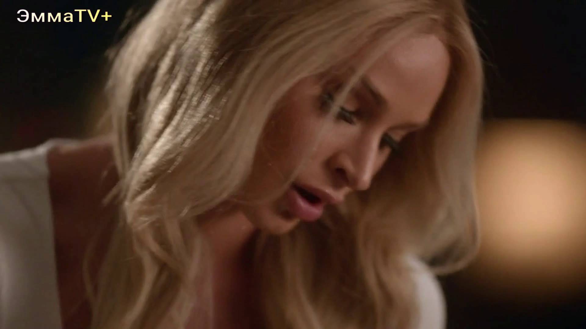 Массаж от красотки Эммы смотреть онлайн