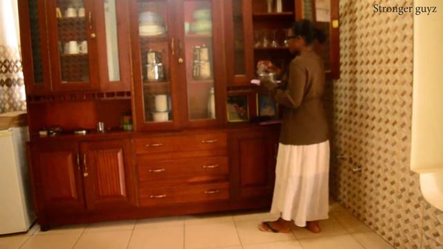 Raphael yivuganye chris ese Cynthia araza kubyihanganira??? смотреть онлайн