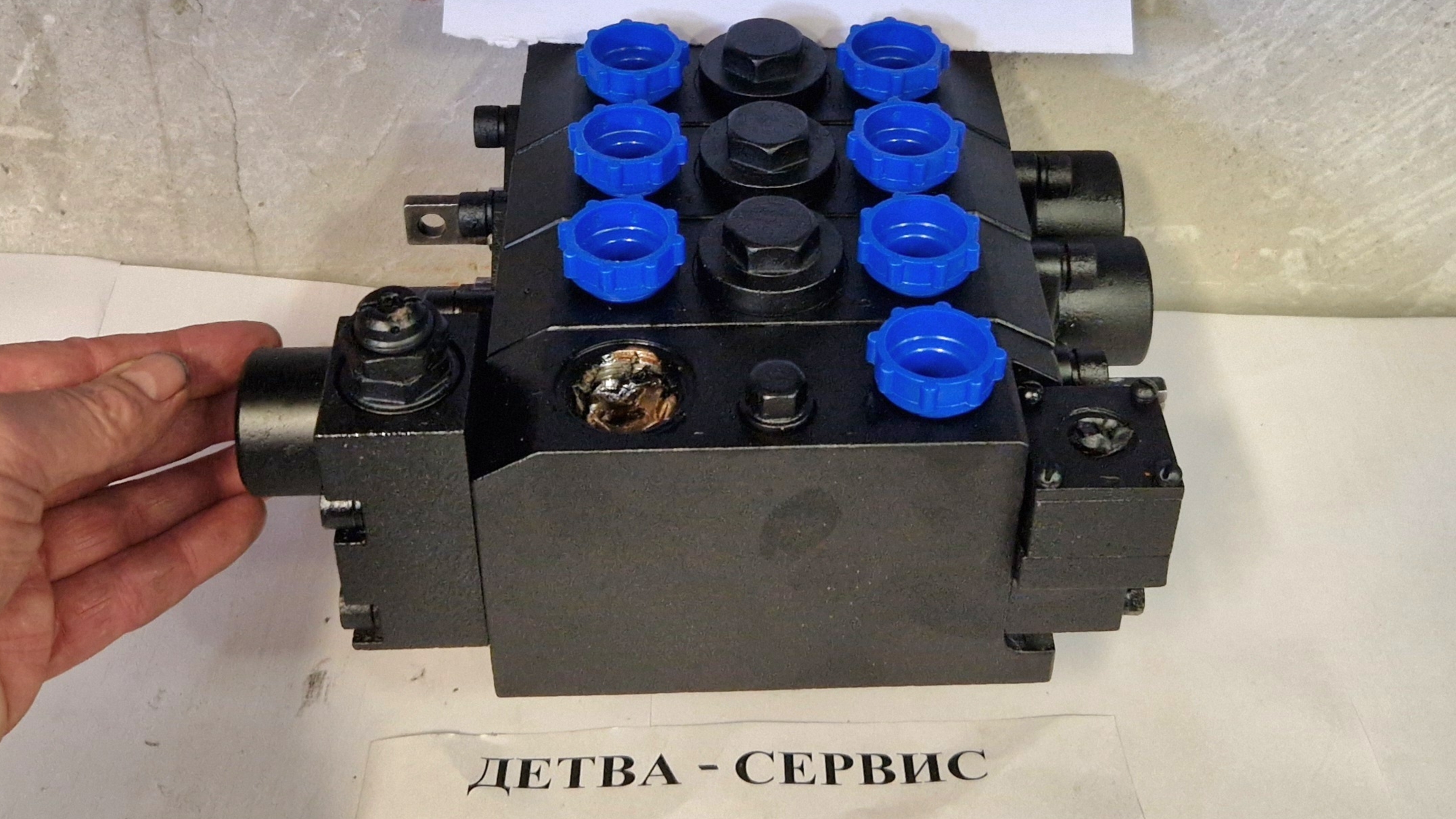 МКСМ 800 , МКСМ 1000 - гидравлический распределитель.