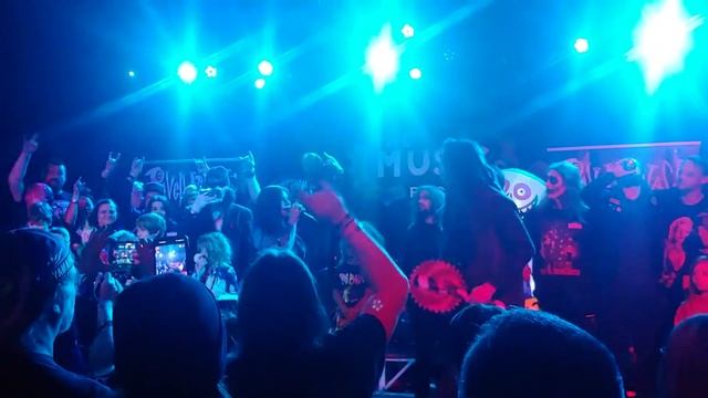 Raven Black Live This Is Halloween смотреть онлайн