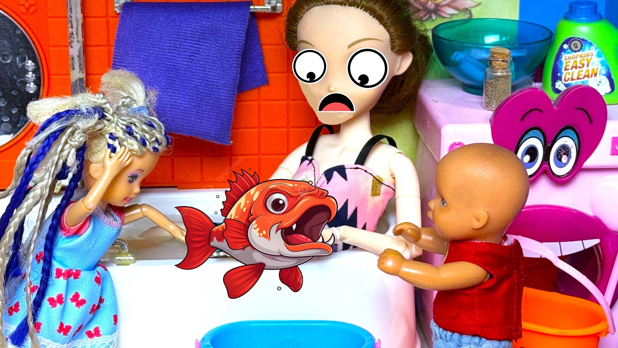 ОТКУДА РЫБА🐠 В МОЕЙ ВАННОЙ😱😱? Катя и Макс веселая семейка! Смешные куклы Барби истории ДАРИНЕЛКА смотреть онлайн
