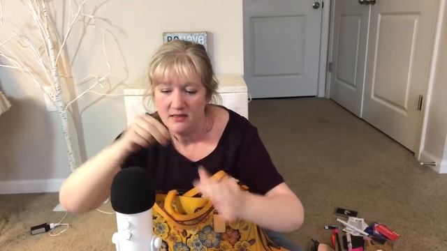 ASMR~ What’s In Life With Momma Mak’s Purse??? 👛 смотреть онлайн