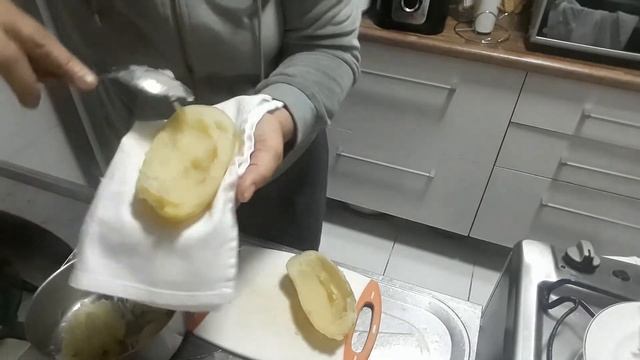 BATATA RECHEADA NO MICRO-ONDAS | PRATO FEITO E CIA - RITA ZANQUETA смотреть онлайн