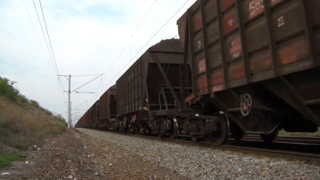 ВЛ60К-2181 с грузовым поездом смотреть онлайн