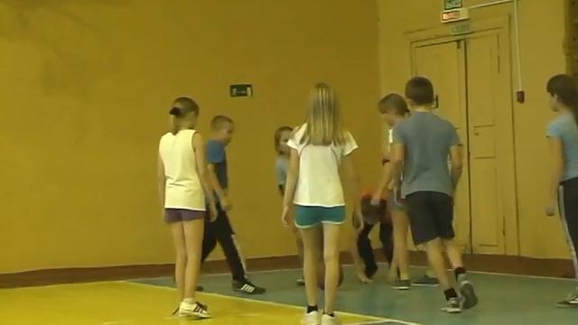Баскетбол 2013 г Играют 5 и 6 классы смотреть онлайн