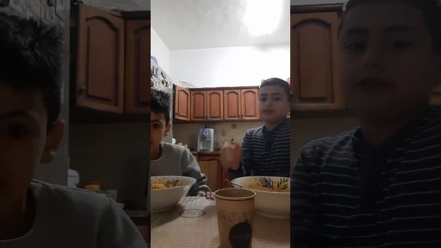 we tried spicy ramen🥵😫 смотреть онлайн