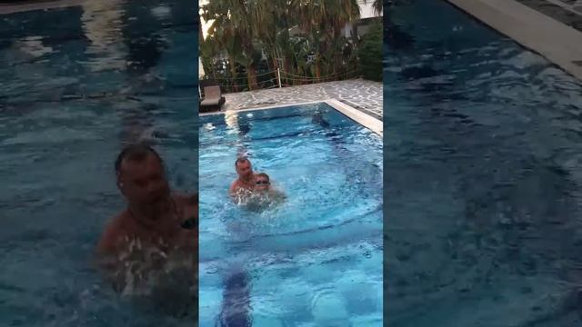 Руби платинум номер с бассейном смотреть онлайн