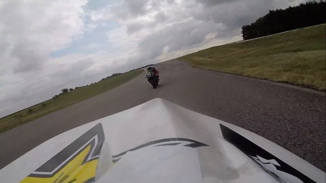 Aprilia rsv 1000 r track day's on Chambley 13/07/2019 смотреть онлайн