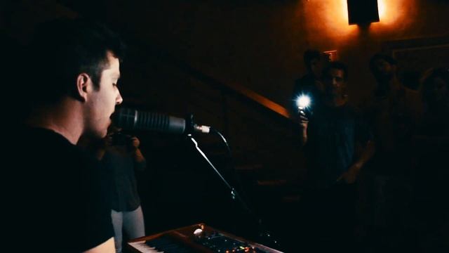 Nick Fabian - "Let Me Down" (Live) смотреть онлайн