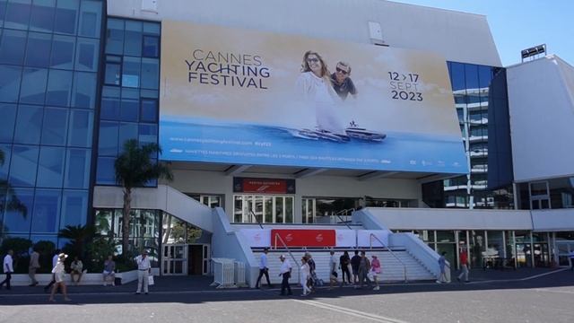French Fridays: CANNES (Yachting Boat Festival, Cafés, and Exploring) смотреть онлайн