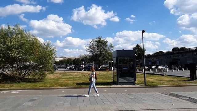 Дочь, тебе стыдно жить со мной, верни деньги за мою проданную квартиру