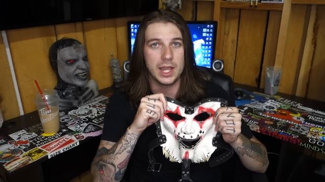 SLIPKNOT JIM ROOT MASK UNBOXING! смотреть онлайн