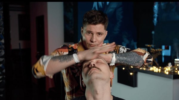 Бритье бритвой в барбершопе асмр | asmr shave in barbershop