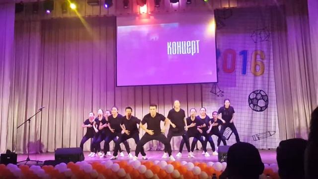 Broken bus дебютное выступление. Дьиннээх концерт. смотреть онлайн