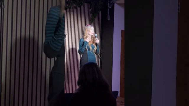 CYNTHIA LEA CLARK at the CROW in SANTA MONICA Open Mic смотреть онлайн