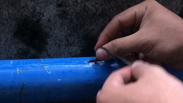Only From Used Toothpaste, Helping You To Repair Broken Pipes смотреть онлайн
