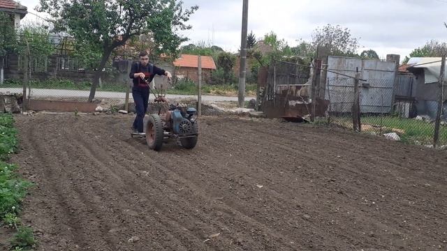 Обработка на почвата с Мотоблок смотреть онлайн