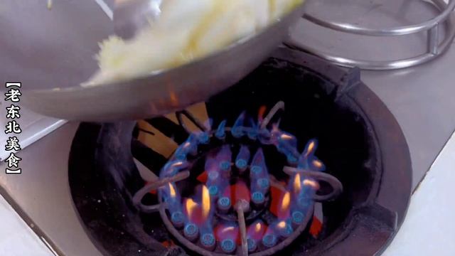 爲什麽飯店炒白菜更香？老櫥教妳調味訣竅，間單三步做好醋溜白菜 #美食 #東北菜 смотреть онлайн