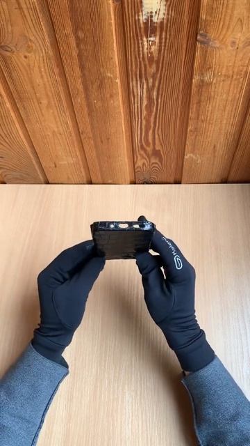 Чехол на на iPhone 13 pro из натуральной кожи крокодила￼. ￼ смотреть онлайн