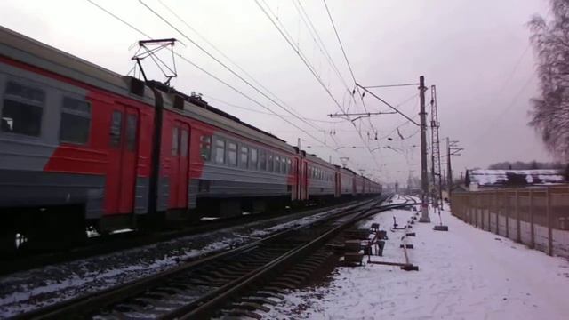 Крутовский электропоезд прибывает в Орехово-Зуево смотреть онлайн
