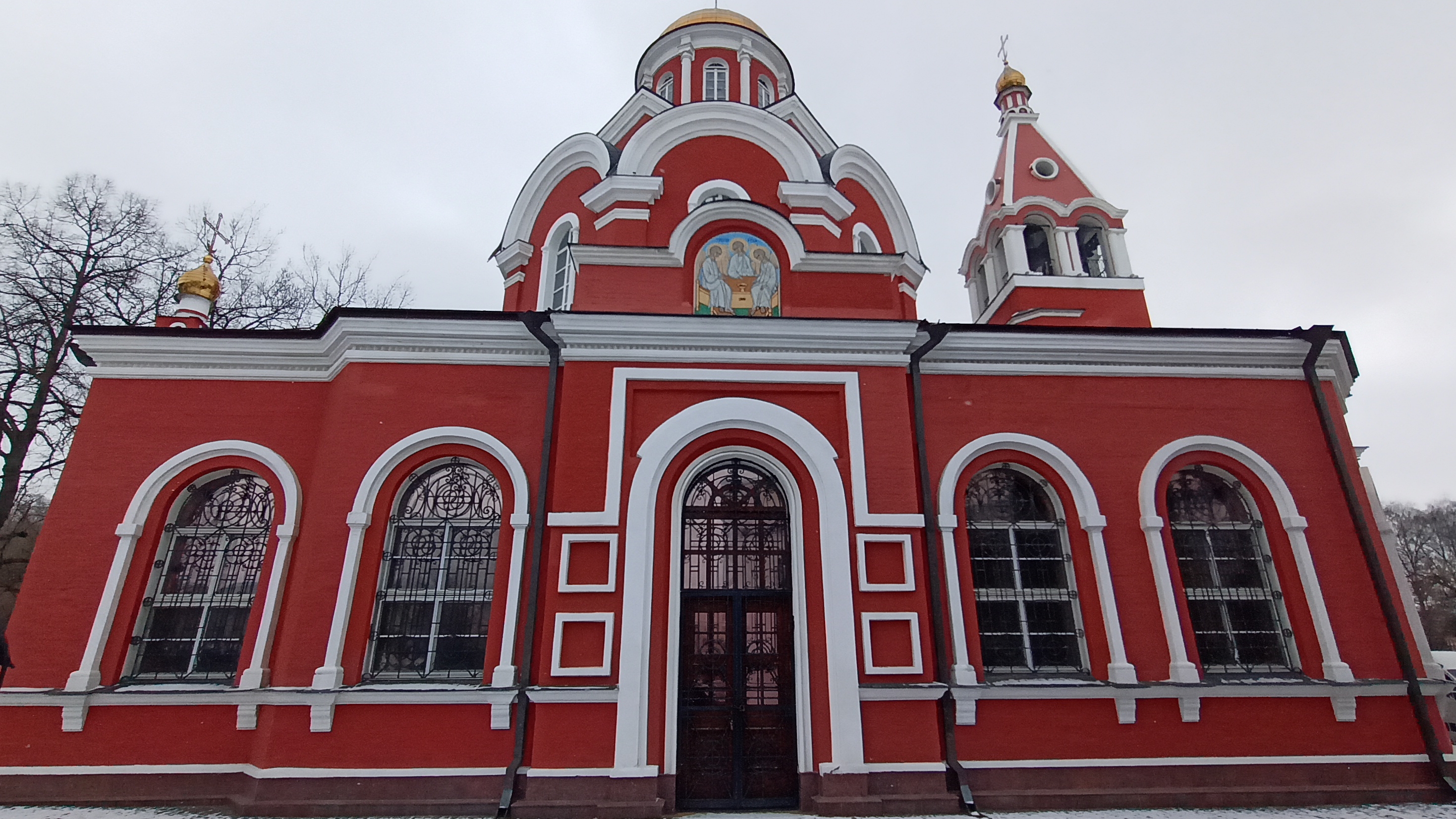 Полезная информация про ХРАМ рядом с Петровским Путевым Дворцом. смотреть онлайн