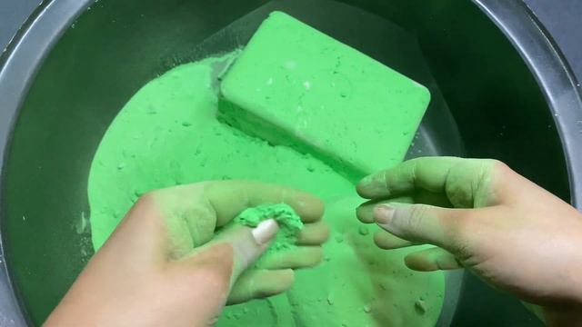Asmr - satisfying - baking soda crush ( White - green ) смотреть онлайн