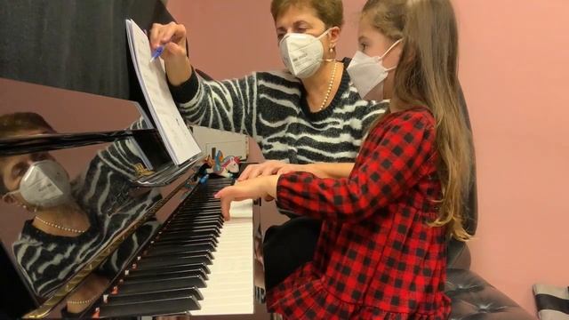 Piano Lesson with little Ms. Clara (5). Irina Gorin смотреть онлайн
