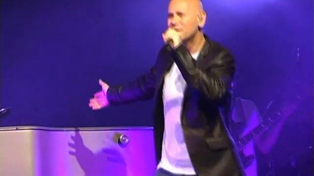 רמי קלינשטיין - שיר חשוף קטעים מההופעה www.yosmusic.com смотреть онлайн