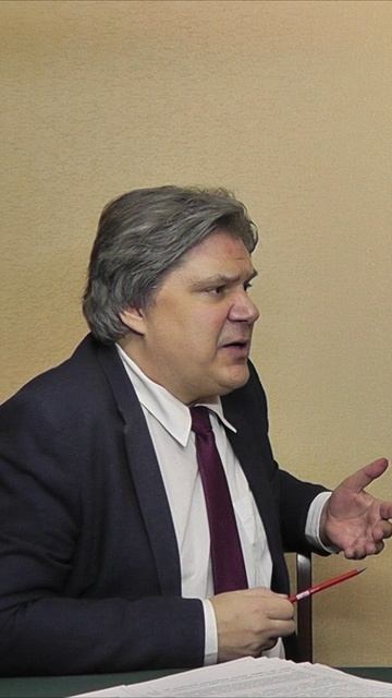 Трамп перекрывает любые попытки себя критиковать новой инициативой, и ответы постоянно запаздывают. смотреть онлайн