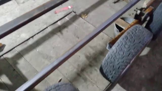 Обзор вездеход на гусеницах (Мечта)часть 3 выставляю колёса (котки). смотреть онлайн
