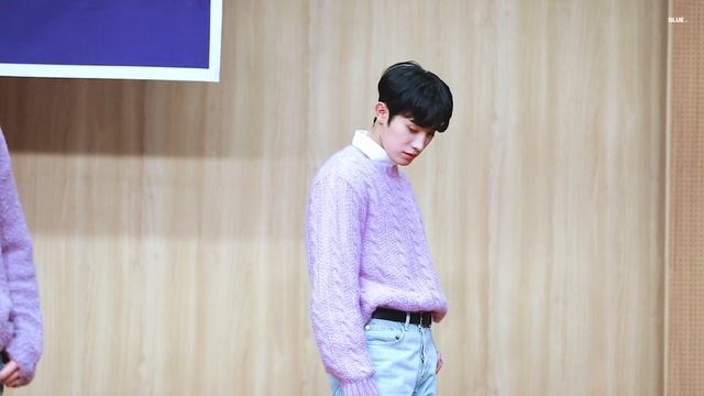 [4K] 221218 | ' gaslighting ' OnlyOneOf Mill Focus | 온리원오브 밀 직캠 смотреть онлайн