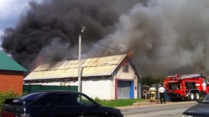 ОГРОМНЫЙ ПОЖАР / ГОРИТ ДОМ