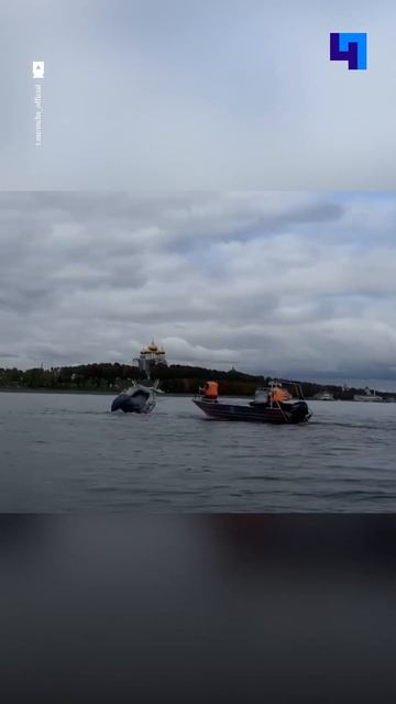 Ярославские спасатели "поймали" моторную лодку смотреть онлайн