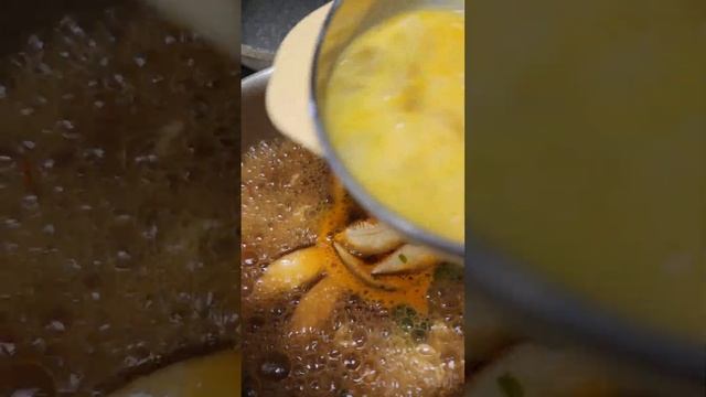 비가오는날에는 라면이 땡기시죠, 이거 넣으면 어때요? 맛있어요 смотреть онлайн